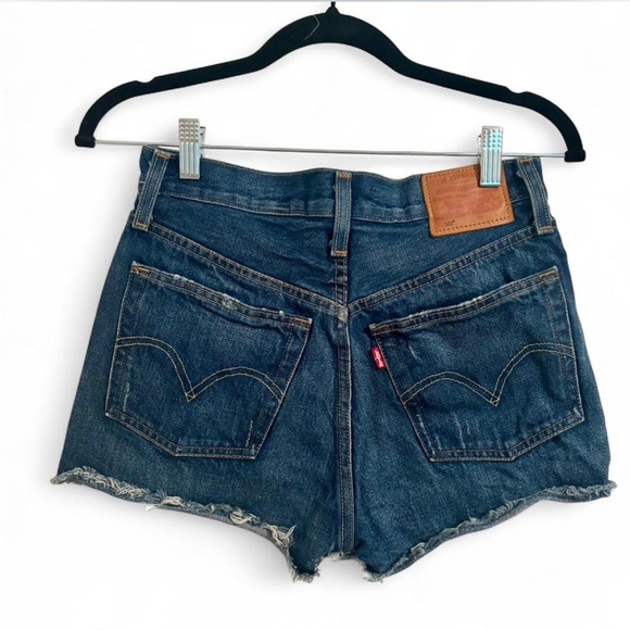 Levi's 501 Medium Wash Blue Jean Shorts Distressed Size 25 - Picture 2 of 6